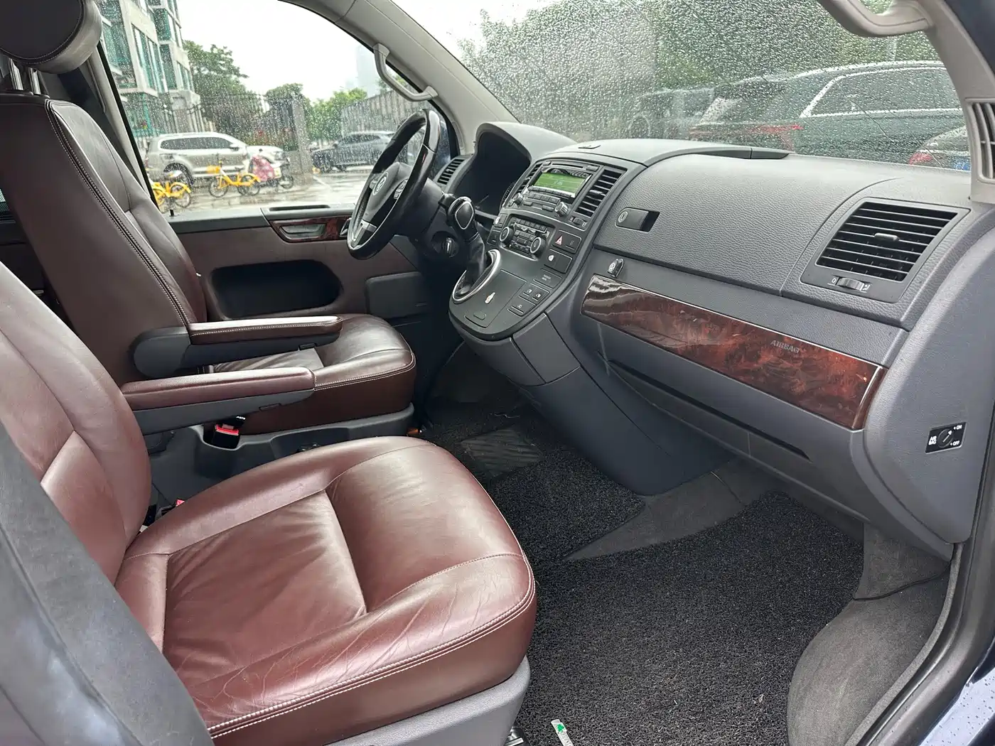 Volkswagen Multivan 2012 2.0TSI 2WD Luxury Edition фото 9