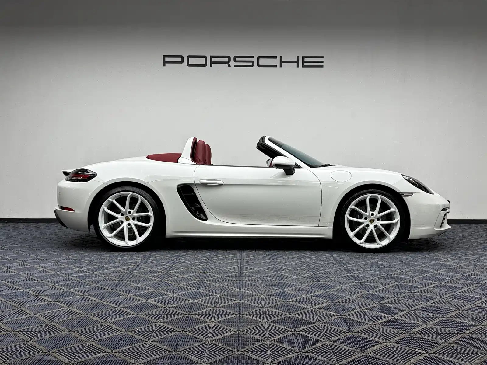 Photo 7 - Porsche 718
