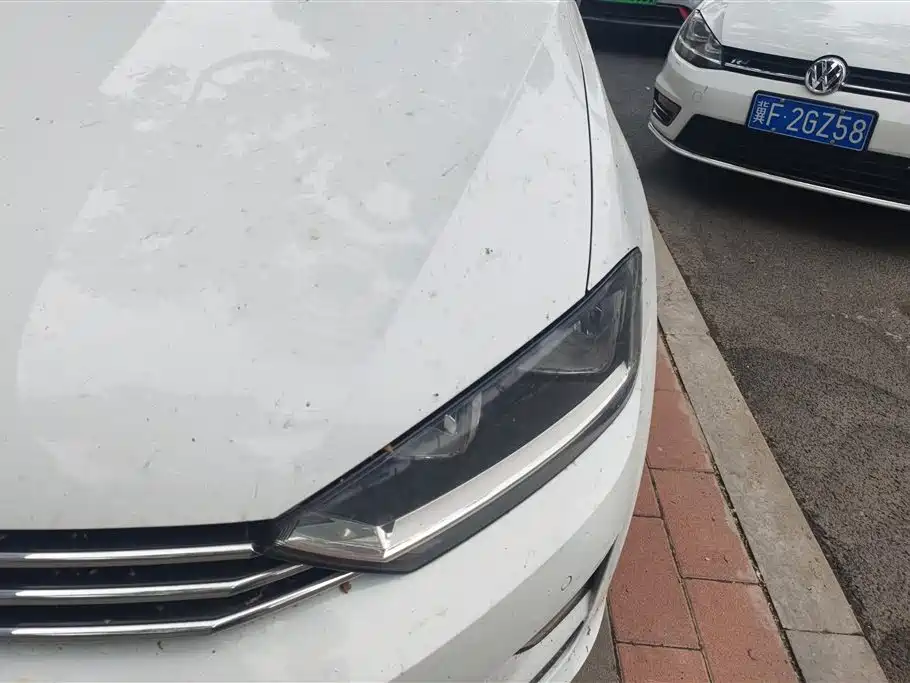 Volkswagen Golf Sportsvan 2016 230TSI Automatic Progressive фото 5