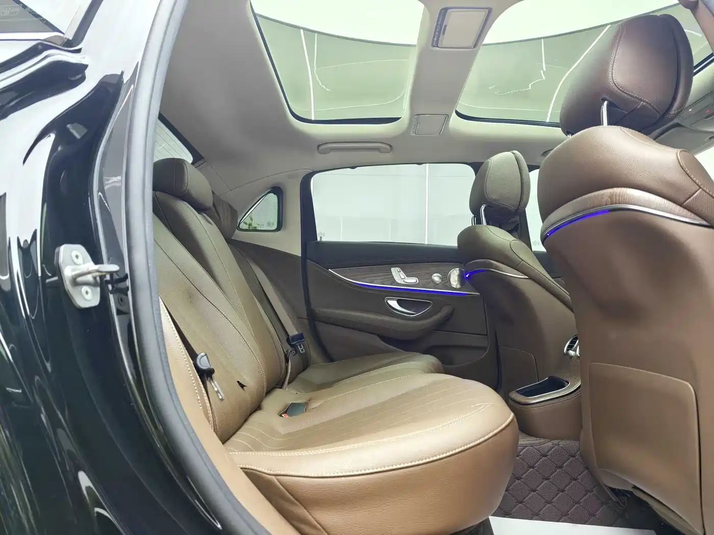 Mercedes-Benz E-Class 2023 Facelift E 300 L Luxury фото 18