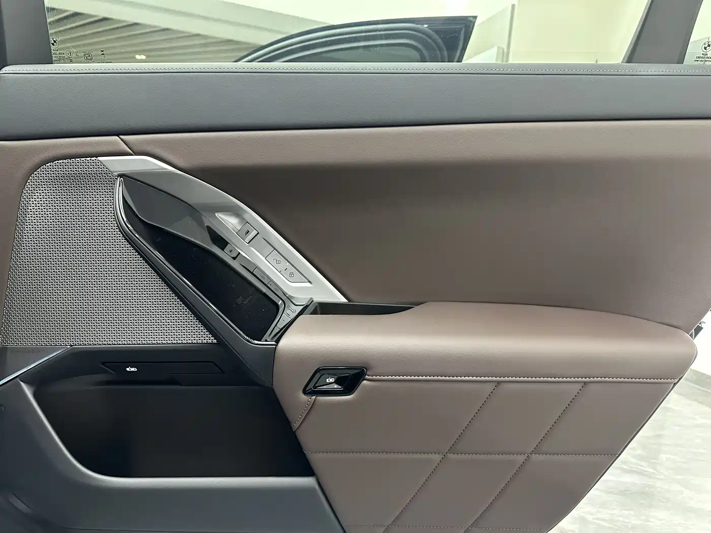BMW 7 Series 2023 Model 735Li Luxury Package фото 25