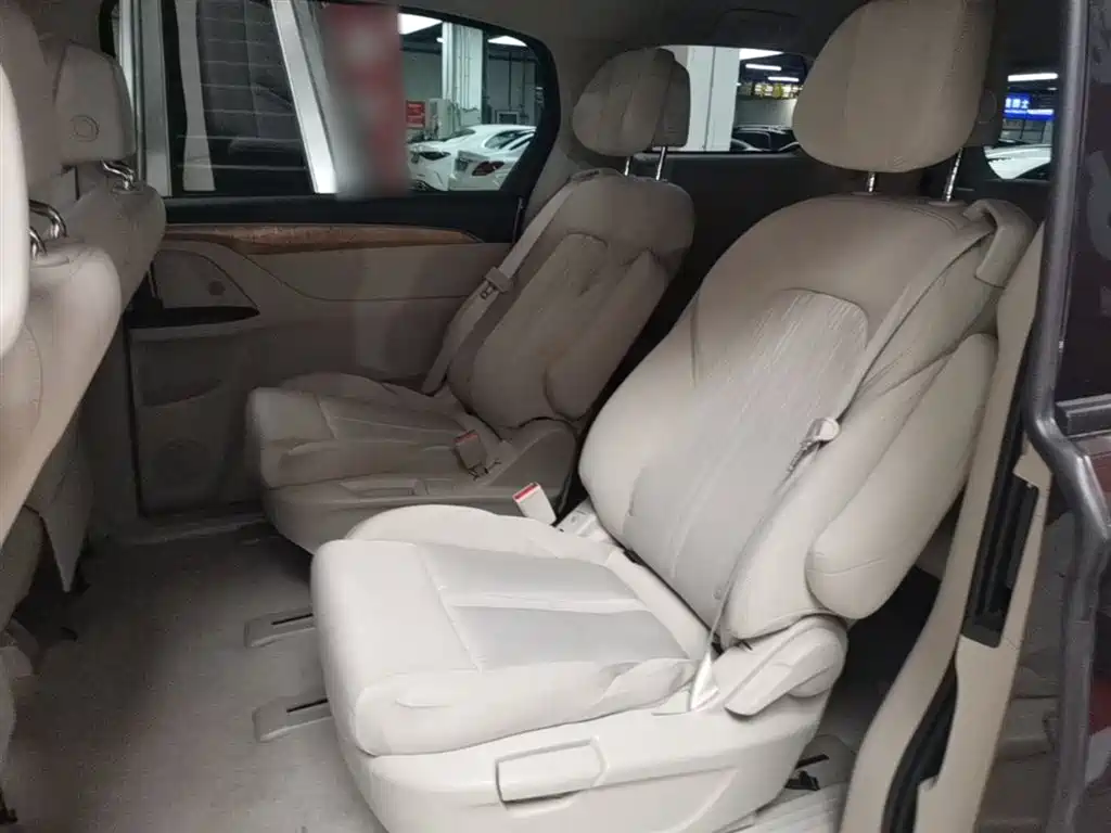 Buick GL8 2017 ES 28T Comfort Type China V фото 17