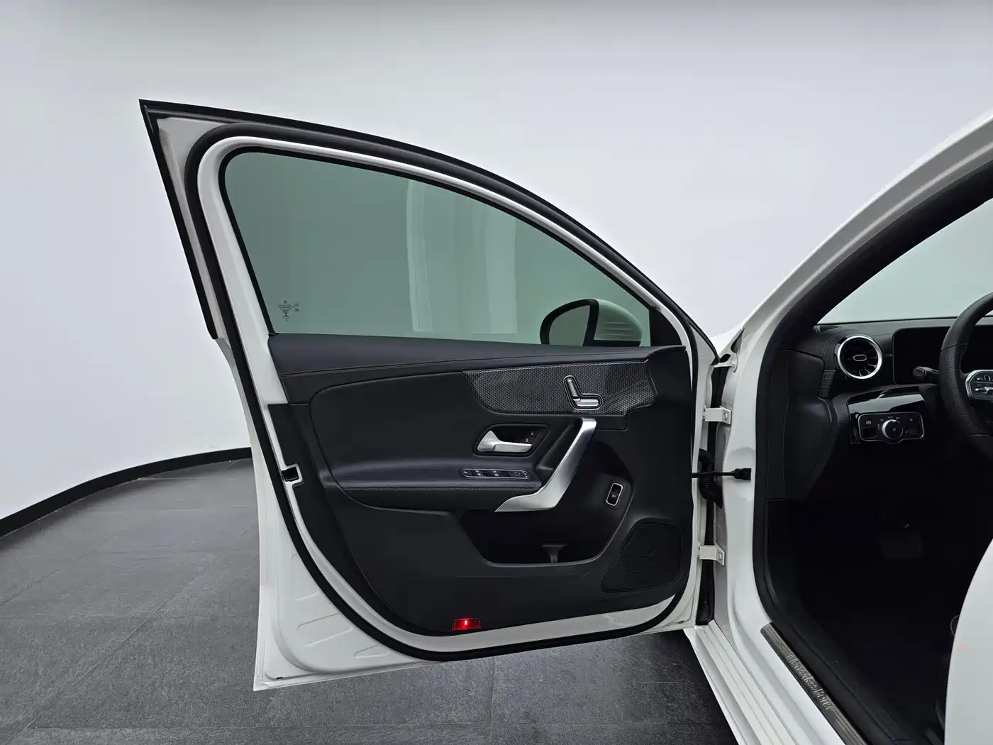Mercedes-Benz A-Class 2019 A 200 L Sport Sedan фото 19