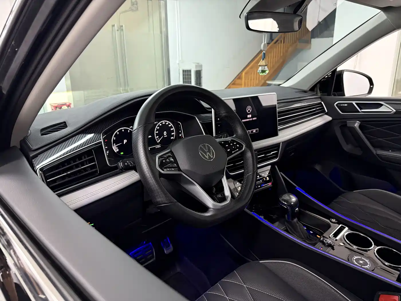 Volkswagen Tiguan L 2023 330TSI Auto 2WD R-Line Premium Edition фото 8