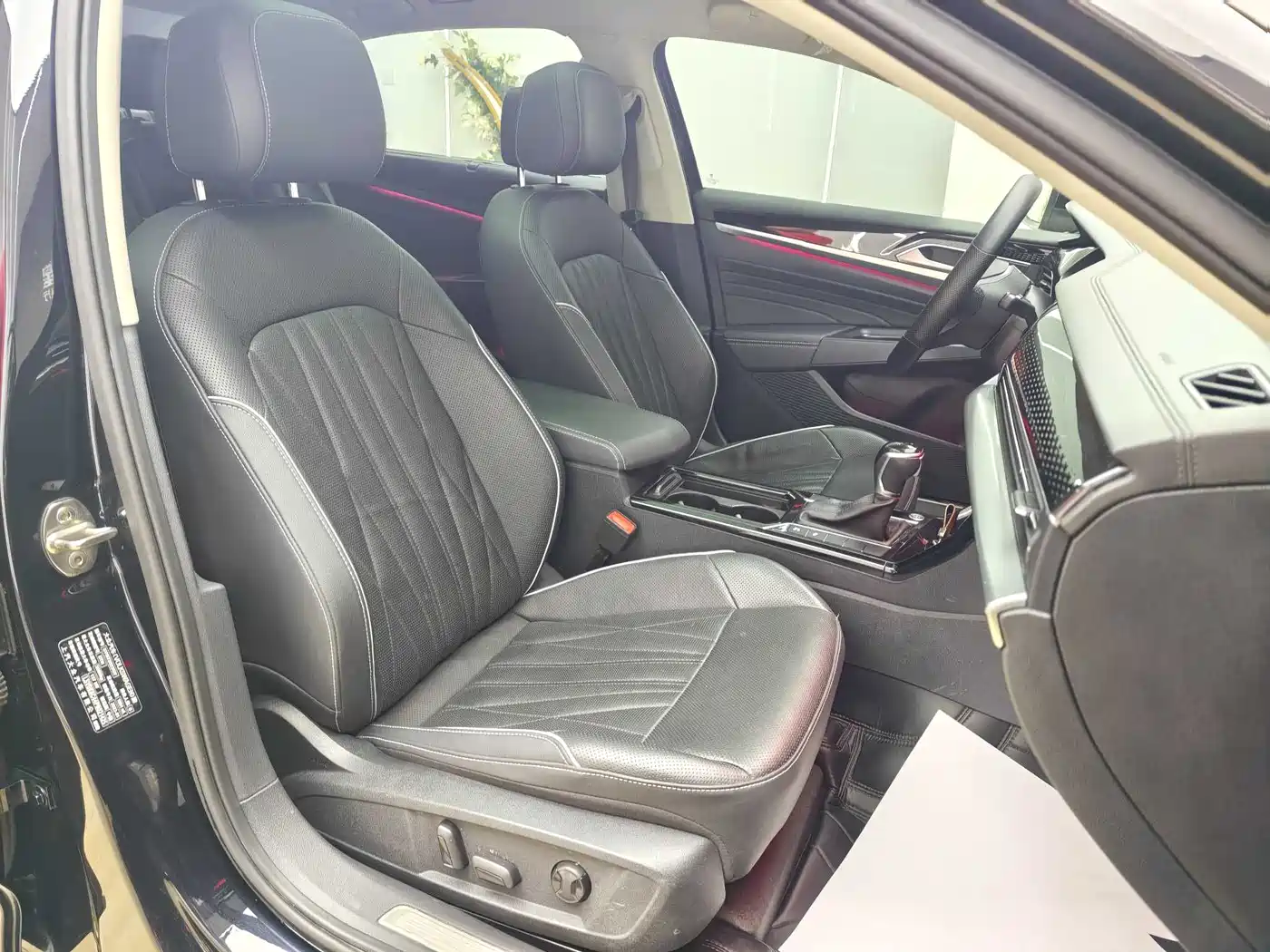 Volkswagen Passat 2023 Facelift 330TSI Luxury Edition фото 10