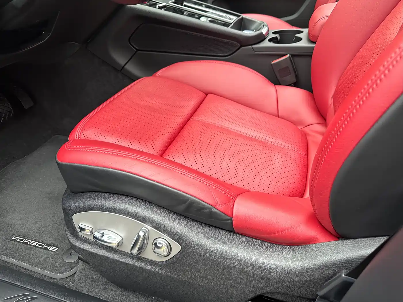 Porsche Macan 2023 Macan 2.0T фото 22
