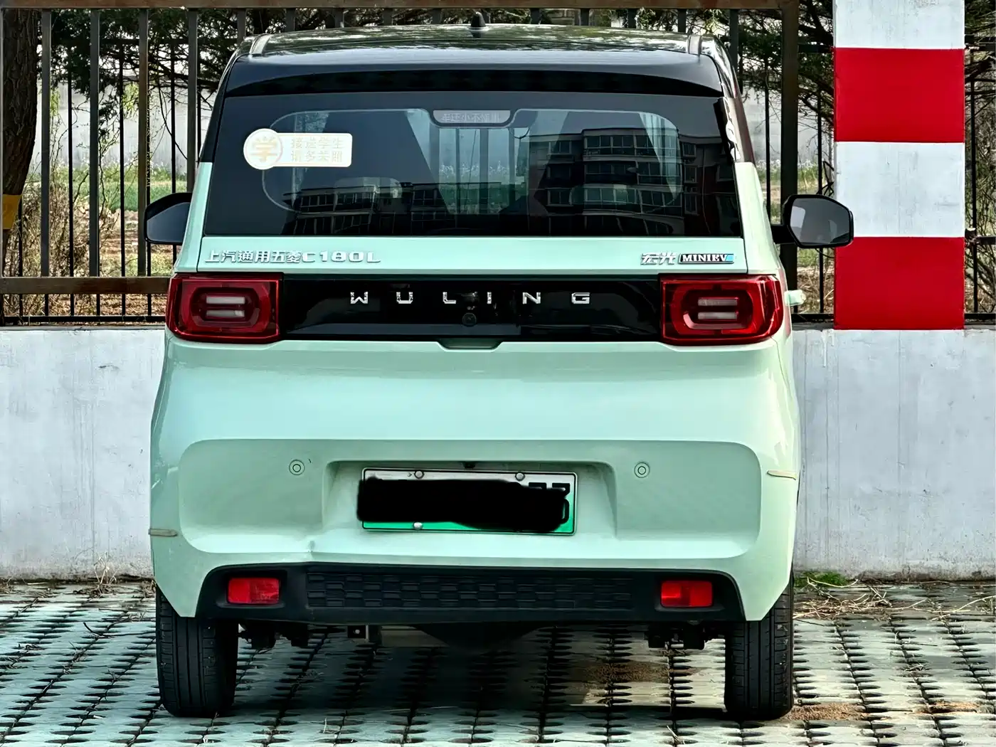 WULING AUTOMOBILE HONGGUANG MINIEV