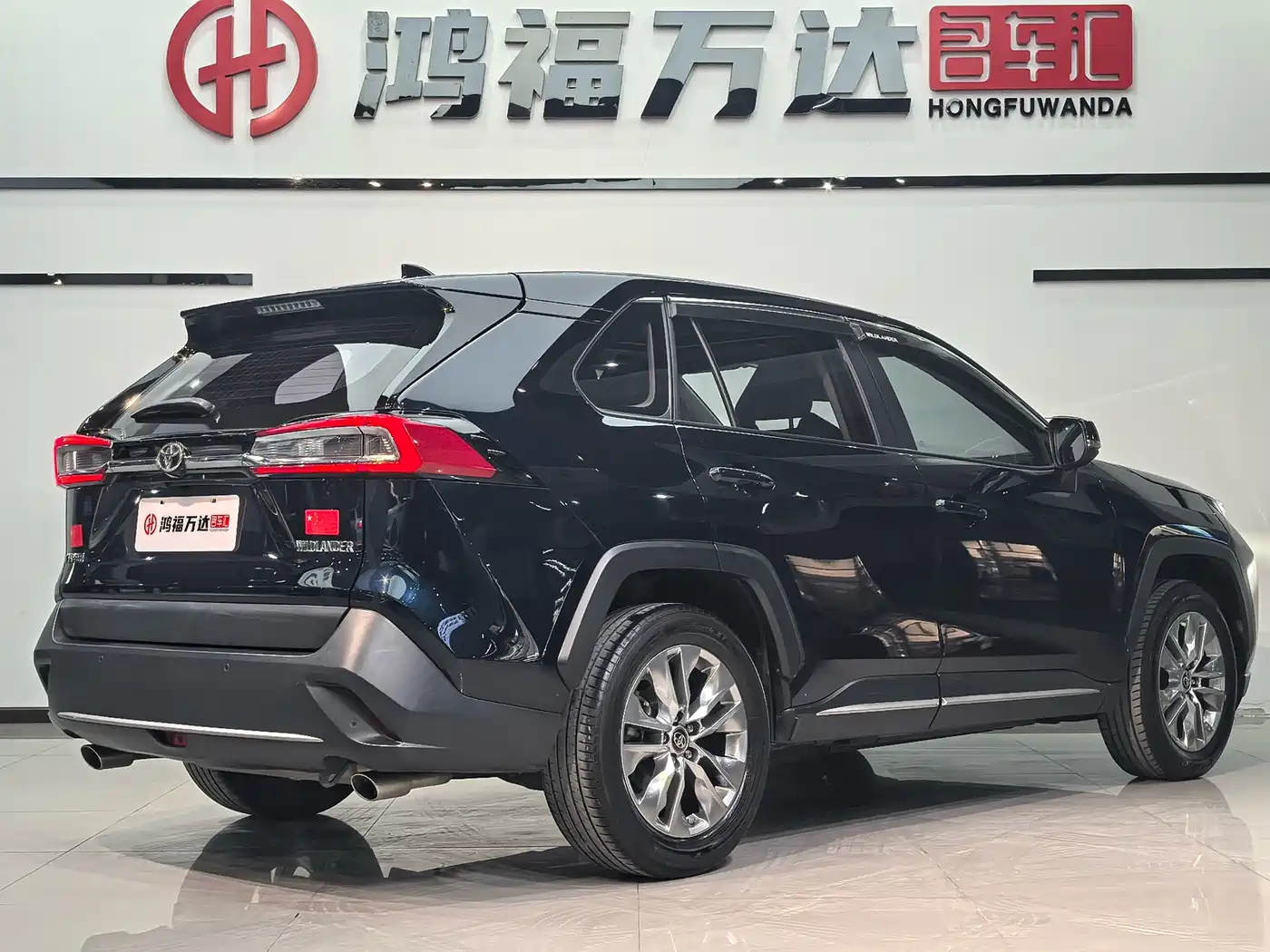 Toyota Wildlander 2022 2.0L CVT FWD Luxury PLUS Edition фото 4