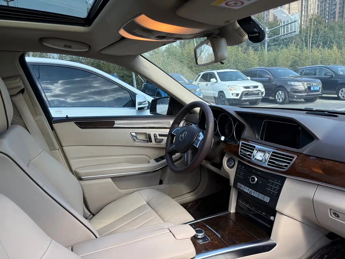 Mercedes-Benz E-Class 2015 Facelift E 200 L фото 15