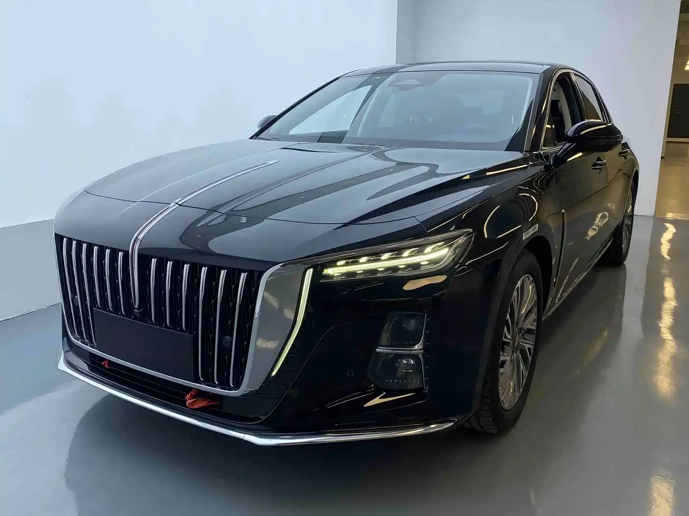 Hongqi H5 2023 2.0T Auto Smart Connect Flag Comfort