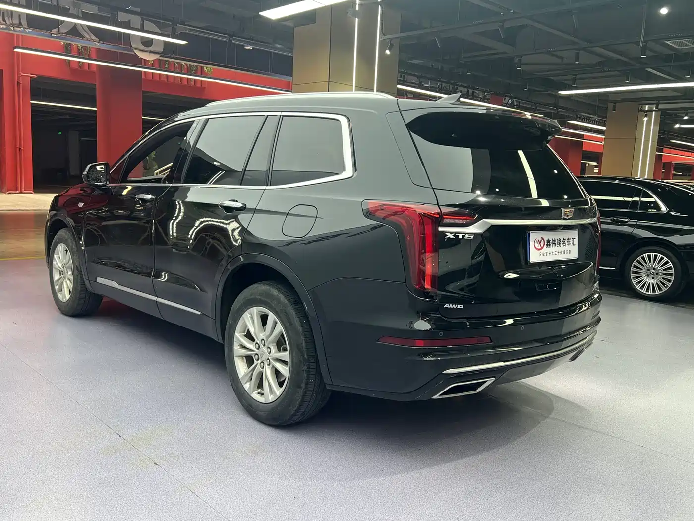 CADILLAC XT6