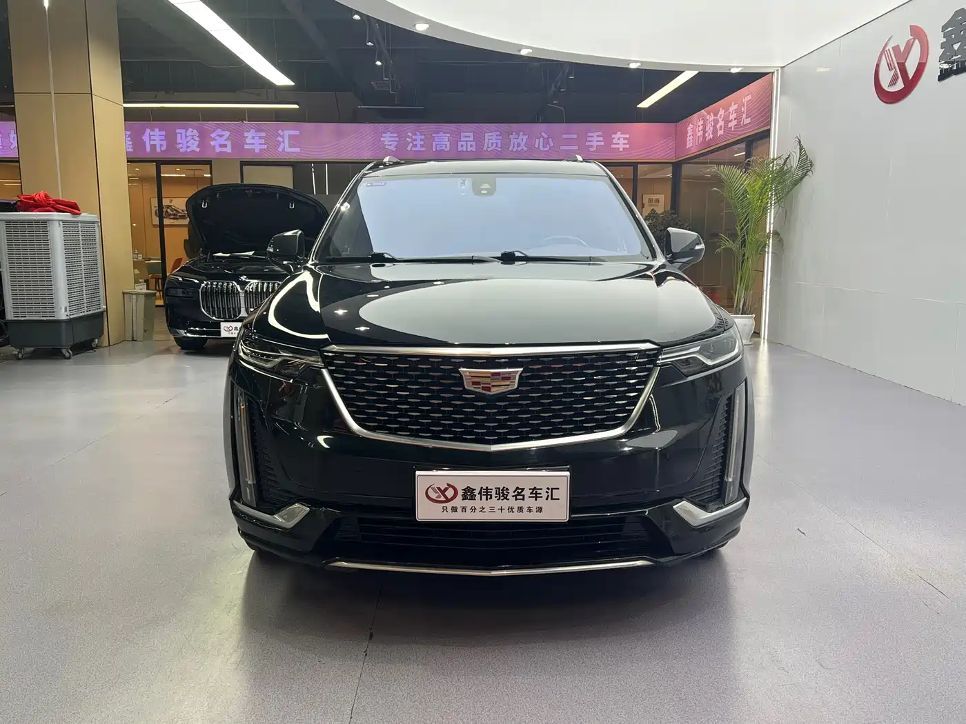 CADILLAC XT6