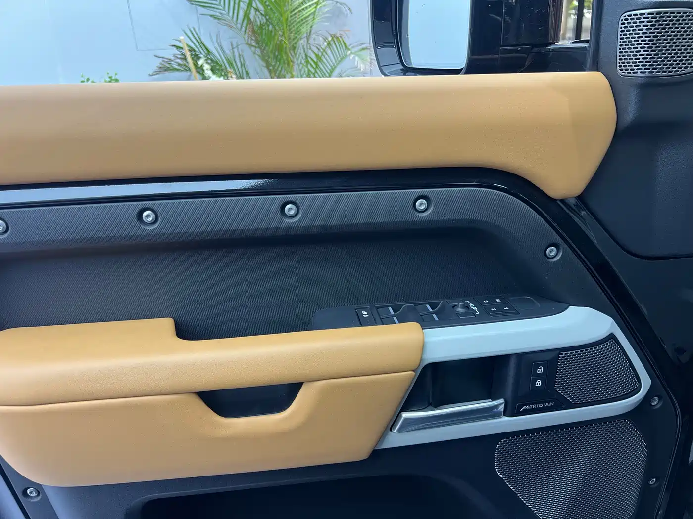 LAND ROVER GUARD