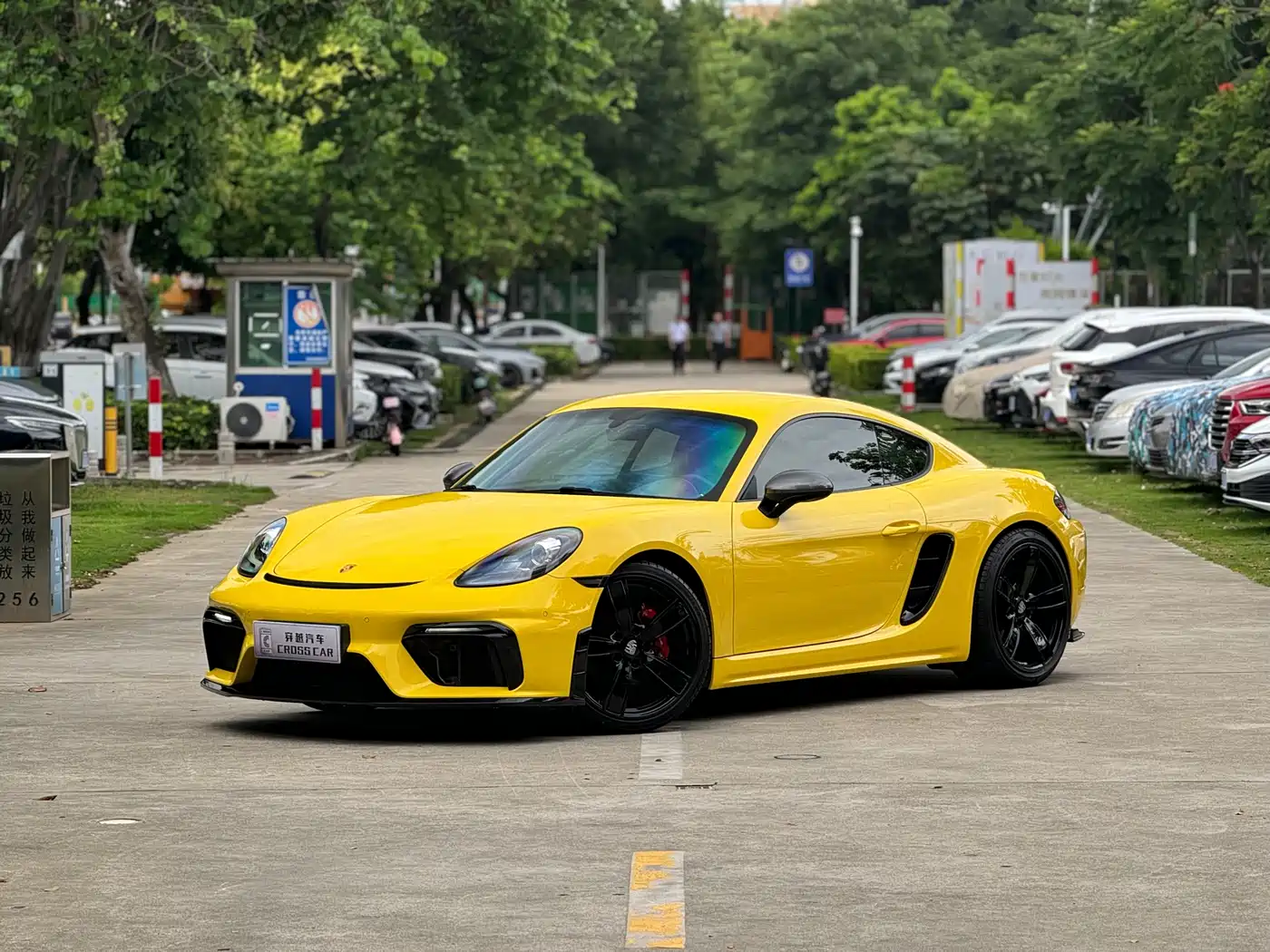 PORSCHE 718
