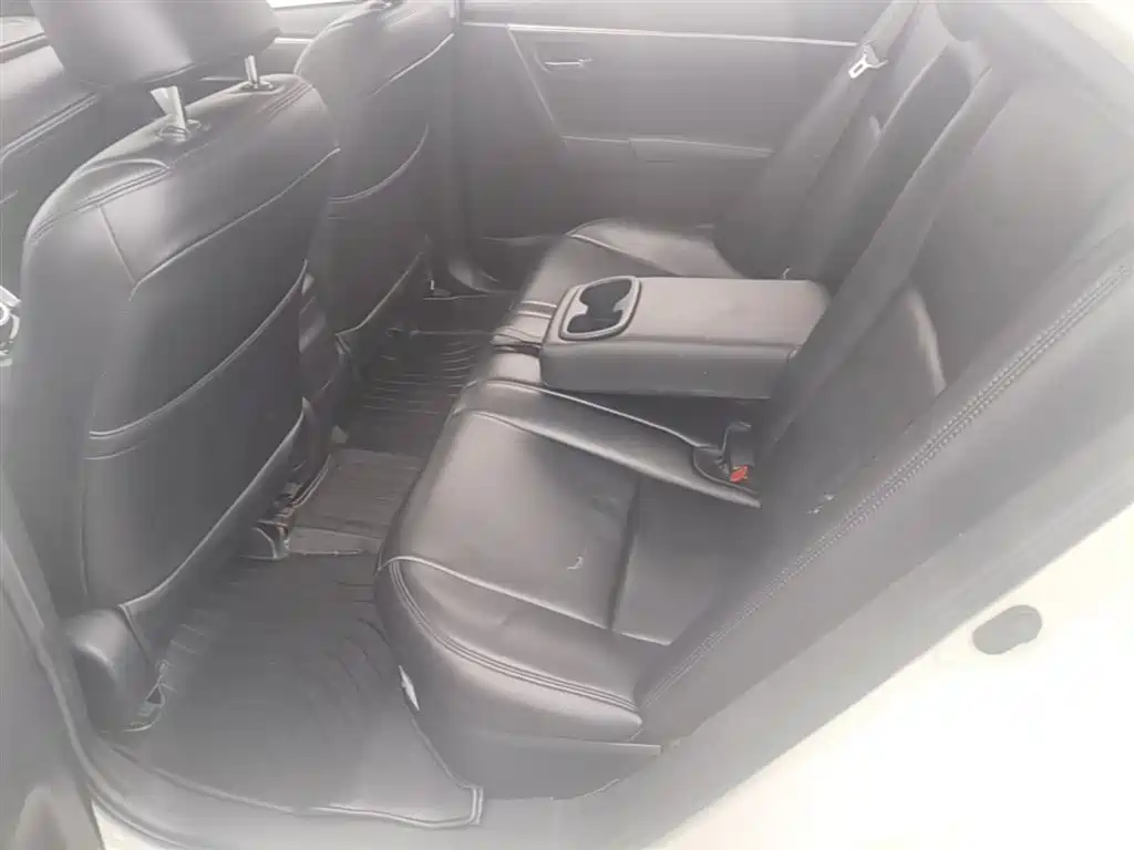 Toyota Levin Twin Engine E+ 2019 1.8PH GS E-CVT Elite Sunroof Edition фото 17