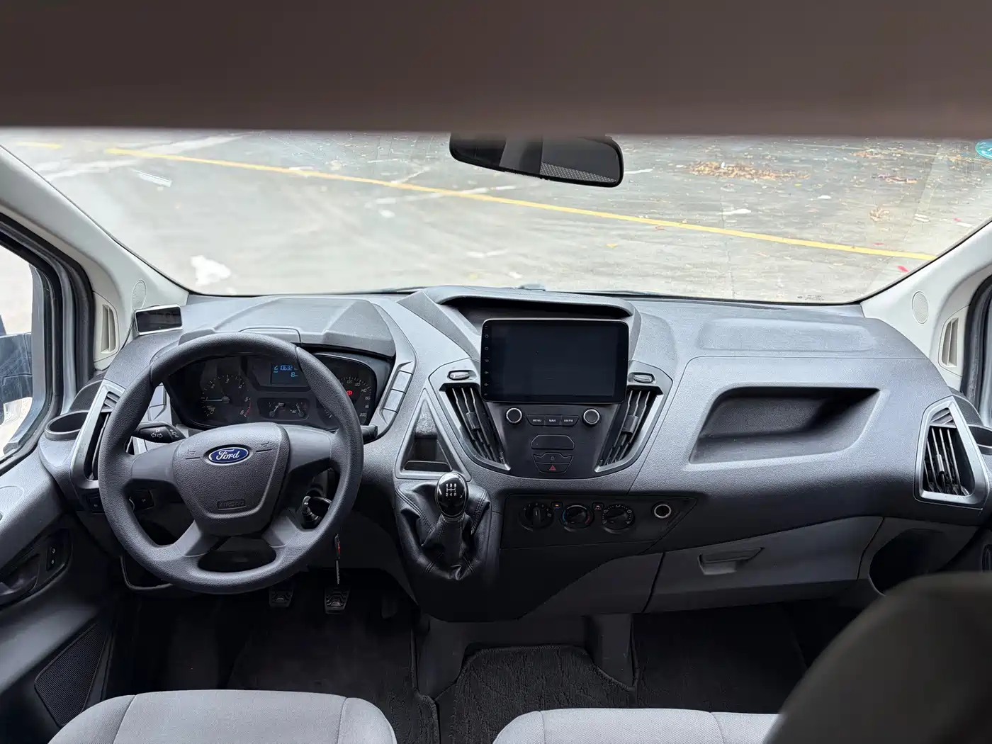 Ford Transit 2020 2019 2.0T Diesel Multi-Purpose Commercial Vehicle Medium Wheelbase Medium Roof 6-Seater China VI