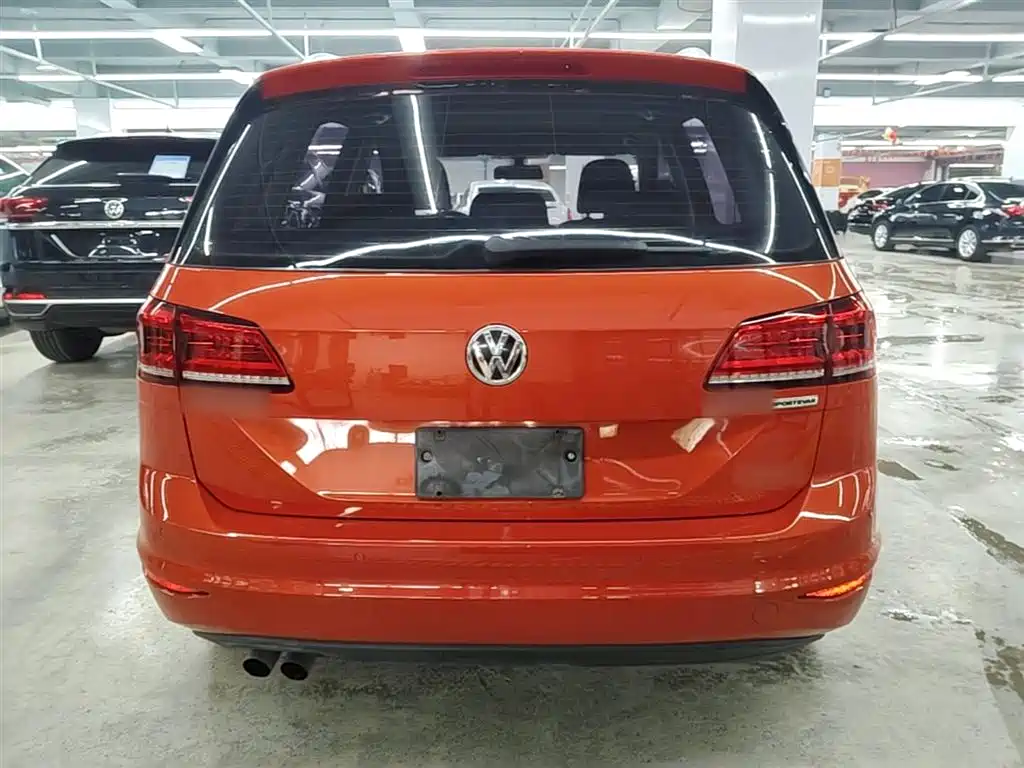 Volkswagen Golf Sportsvan 2016 230TSI Automatic Progressive фото 6