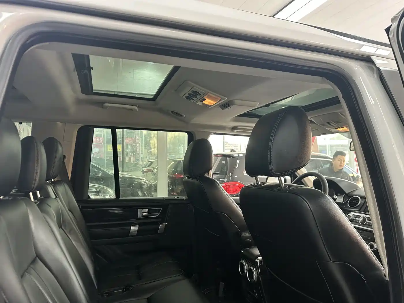 Land Rover Discovery 2013 3.0 SDV6 HSE Diesel фото 25