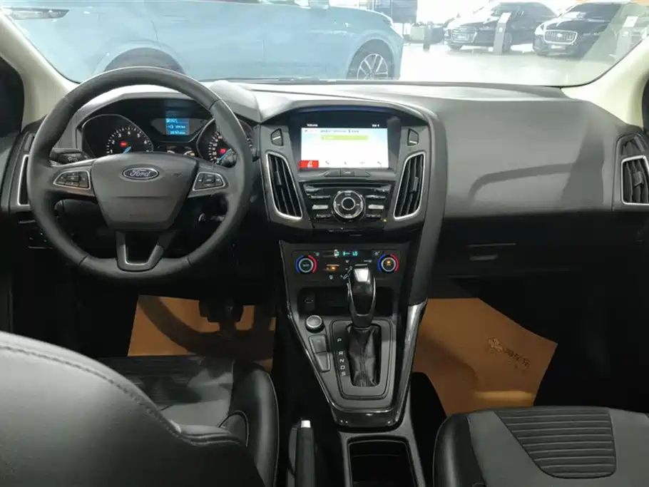FORD FOX