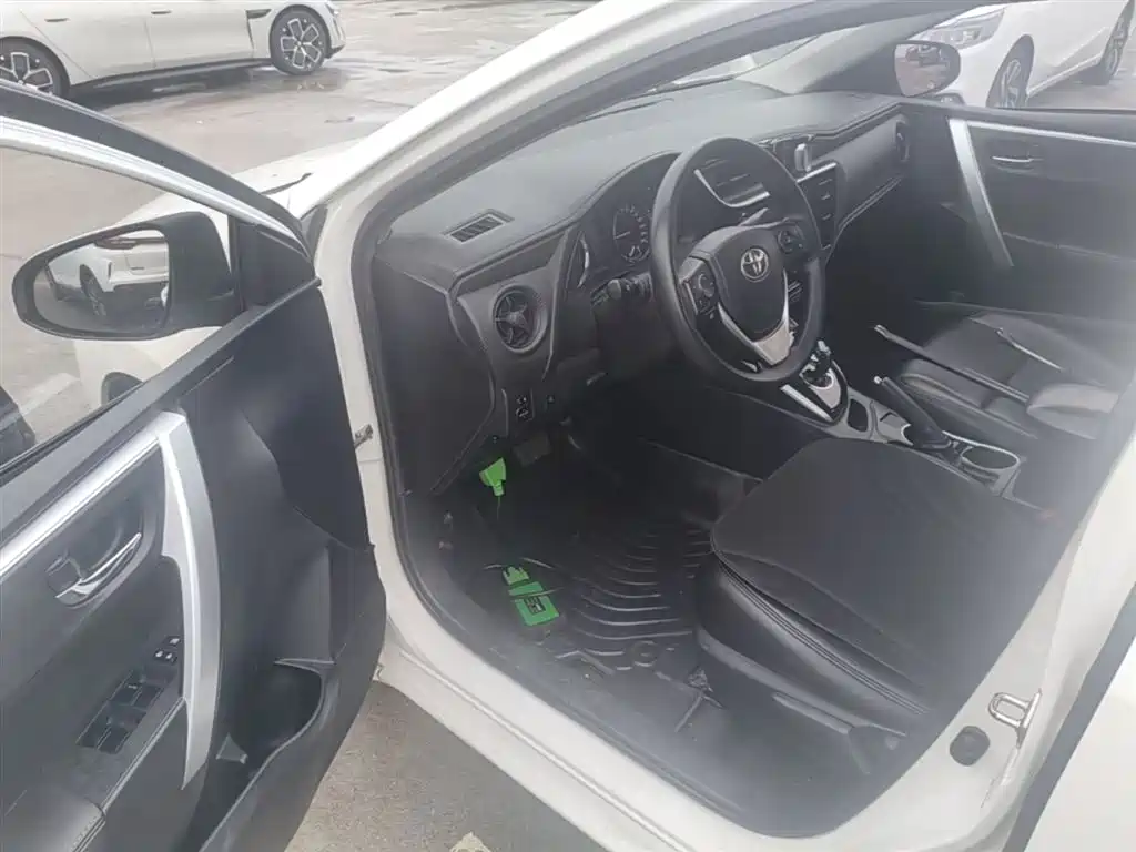 Toyota Levin Twin Engine E+ 2019 1.8PH GS E-CVT Elite Sunroof Edition фото 16