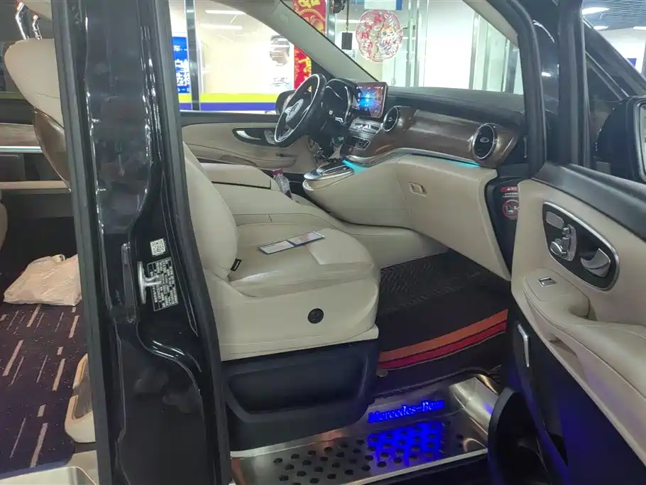 MERCEDES-BENZ V CLASS