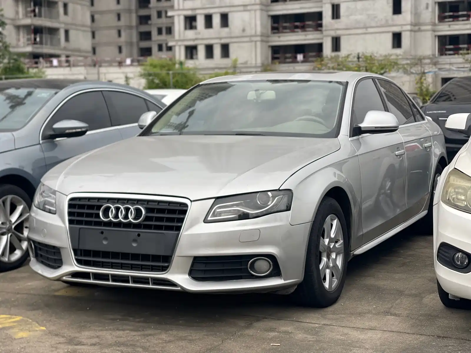 Фото 1 - Audi A4L