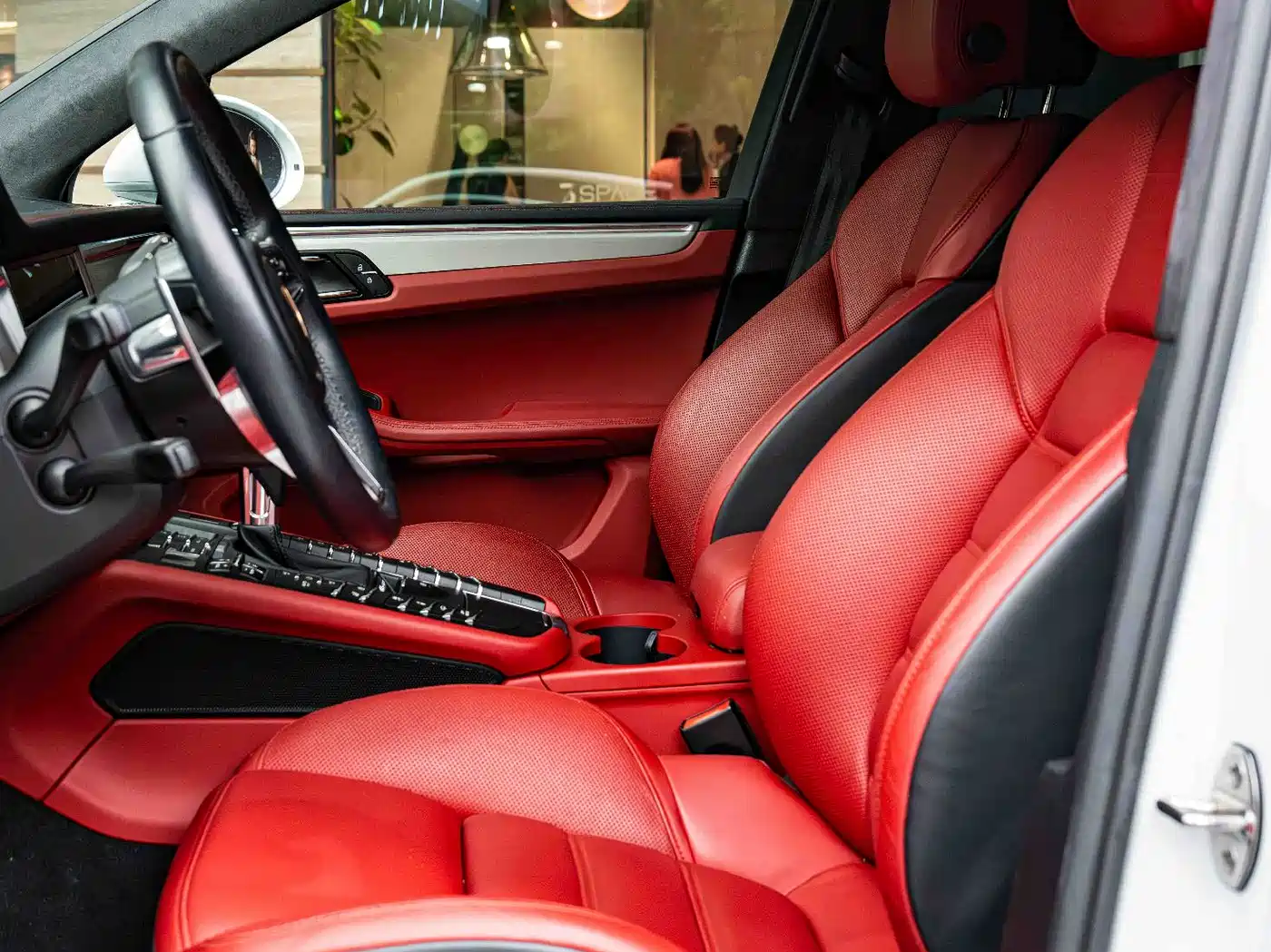 Photo 11 - Porsche Macan