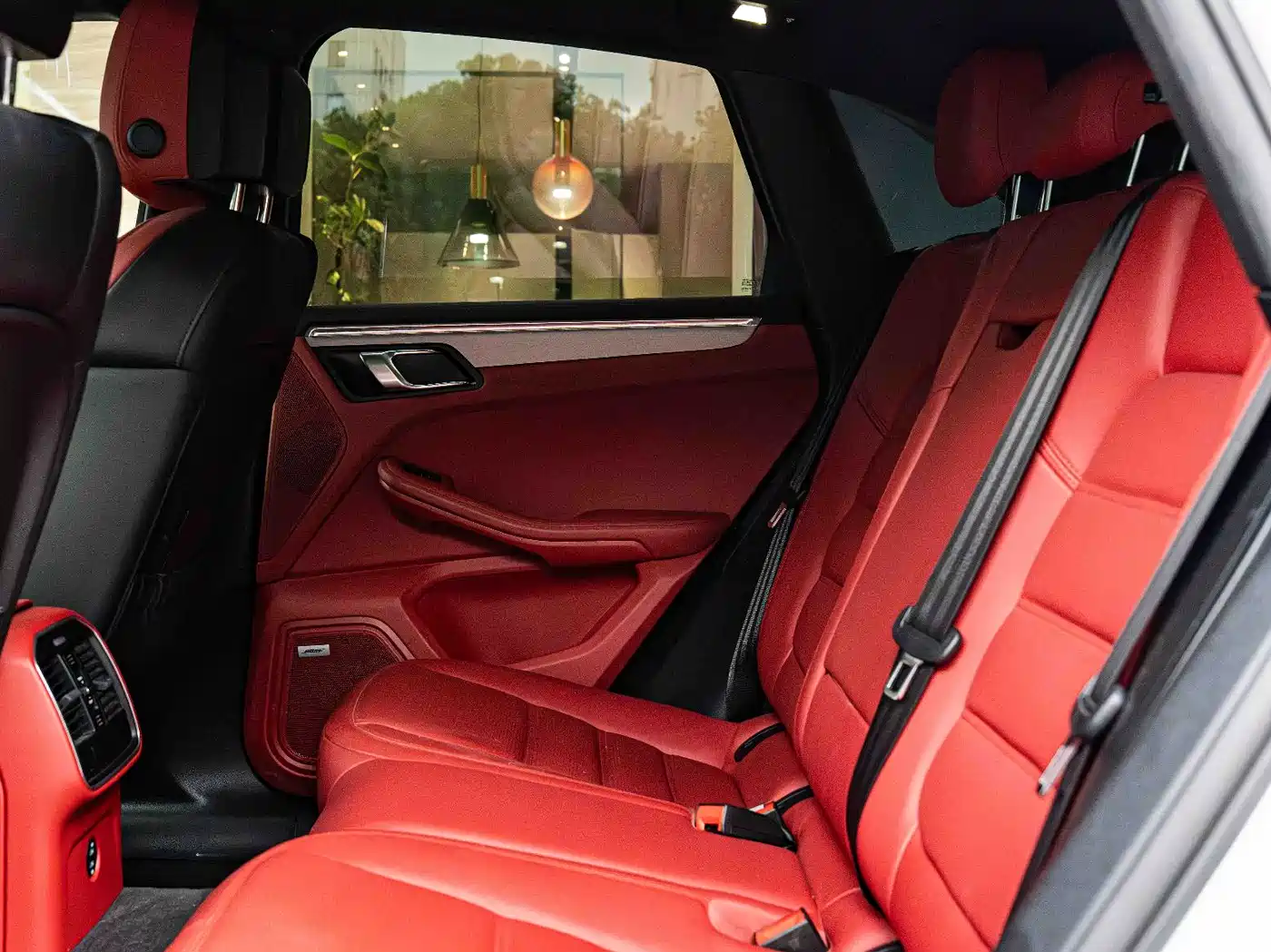 Photo 19 - Porsche Macan