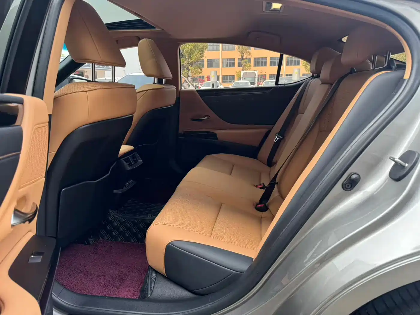 Lexus ES 2022 200 Excellence Edition фото 4