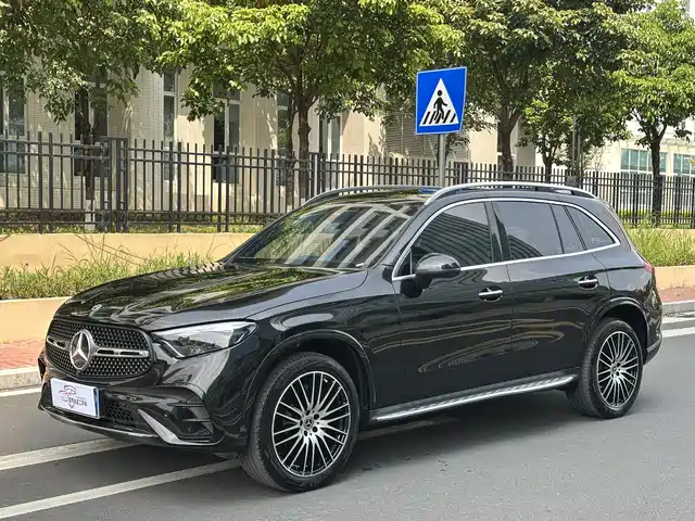 MERCEDES-BENZ GLC