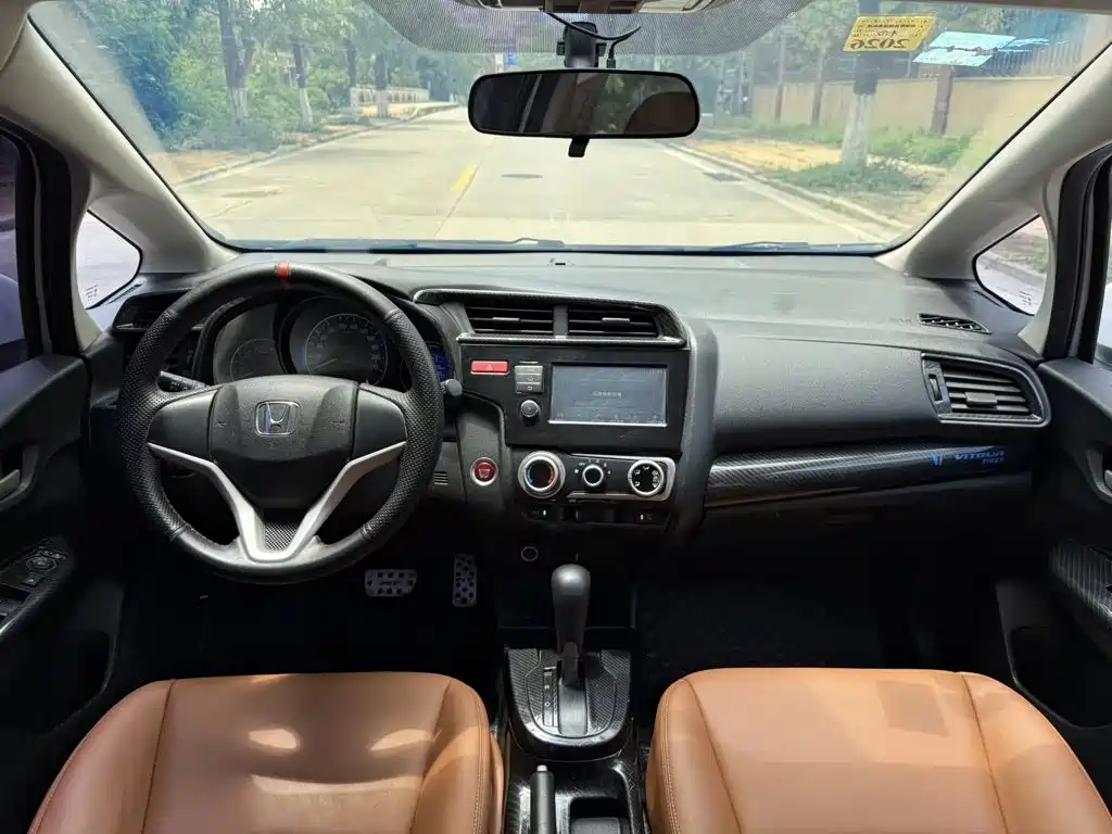 Фото 5 - Honda Fit
