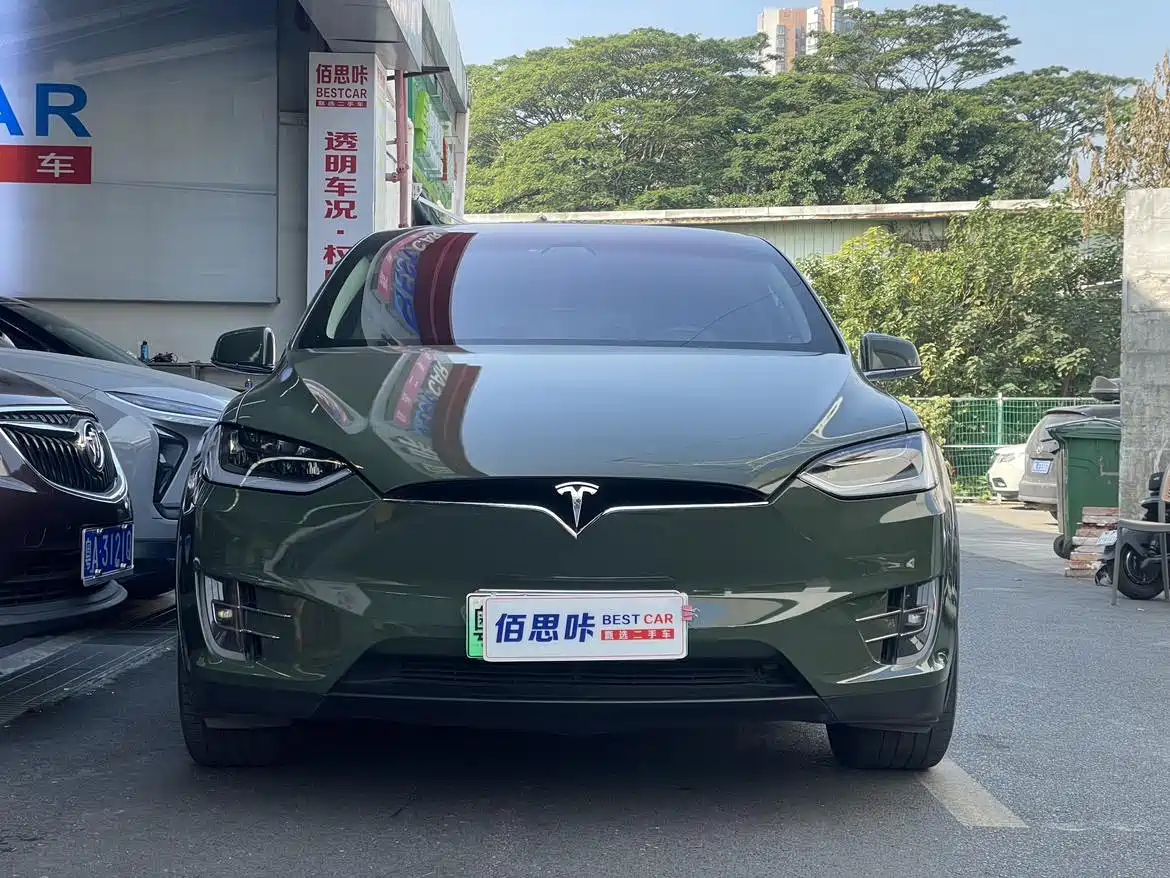 TESLA MODEL X
