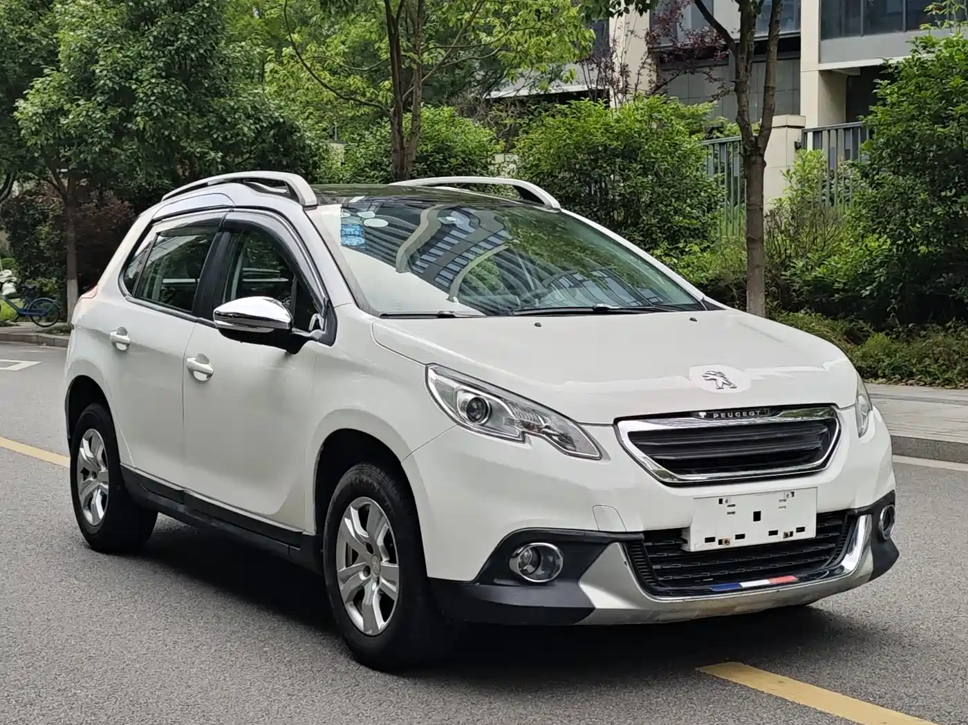 Peugeot 2008 2015 1.6L Automatic Cool Edition фото 7