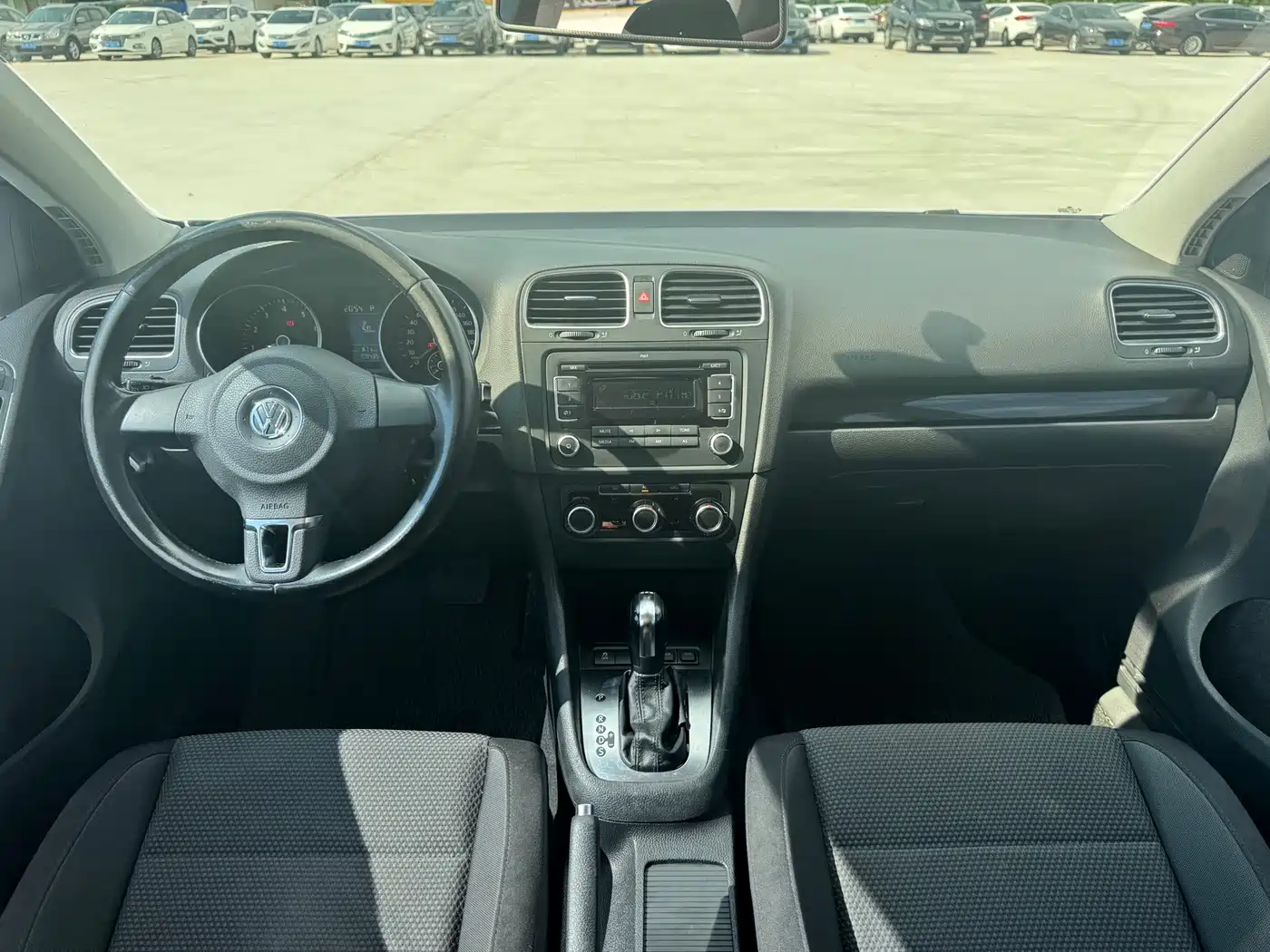 Photo 11 - Volkswagen Golf