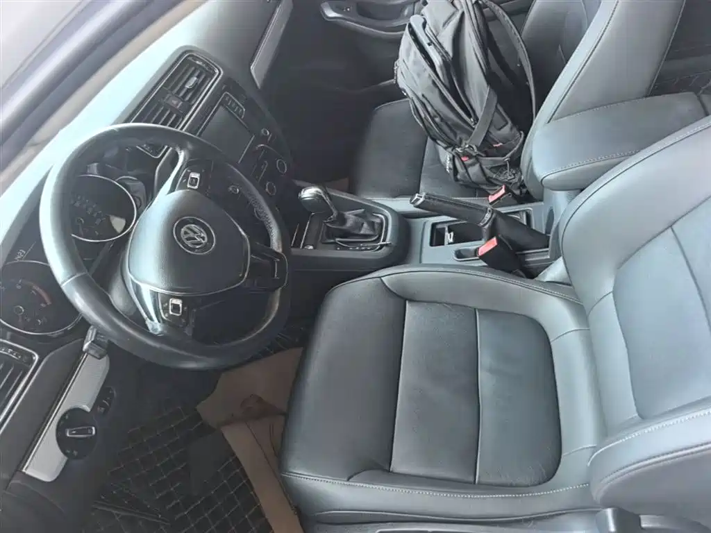 Volkswagen Sagitar 2017 230TSI Automatic Comfort фото 15
