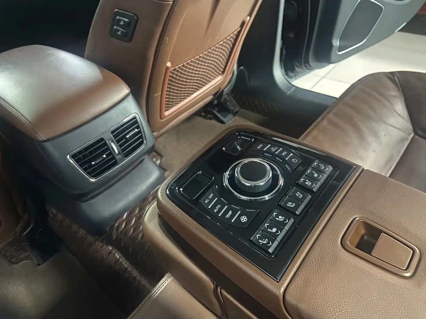 Hongqi H7 2015 2.0T Luxury фото 19