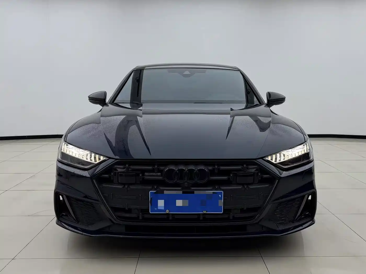 Фото 2 - Audi A7L