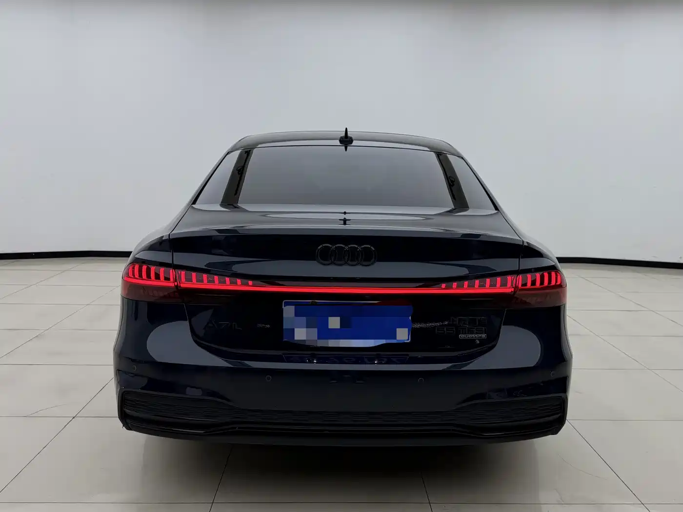 Фото 8 - Audi A7L
