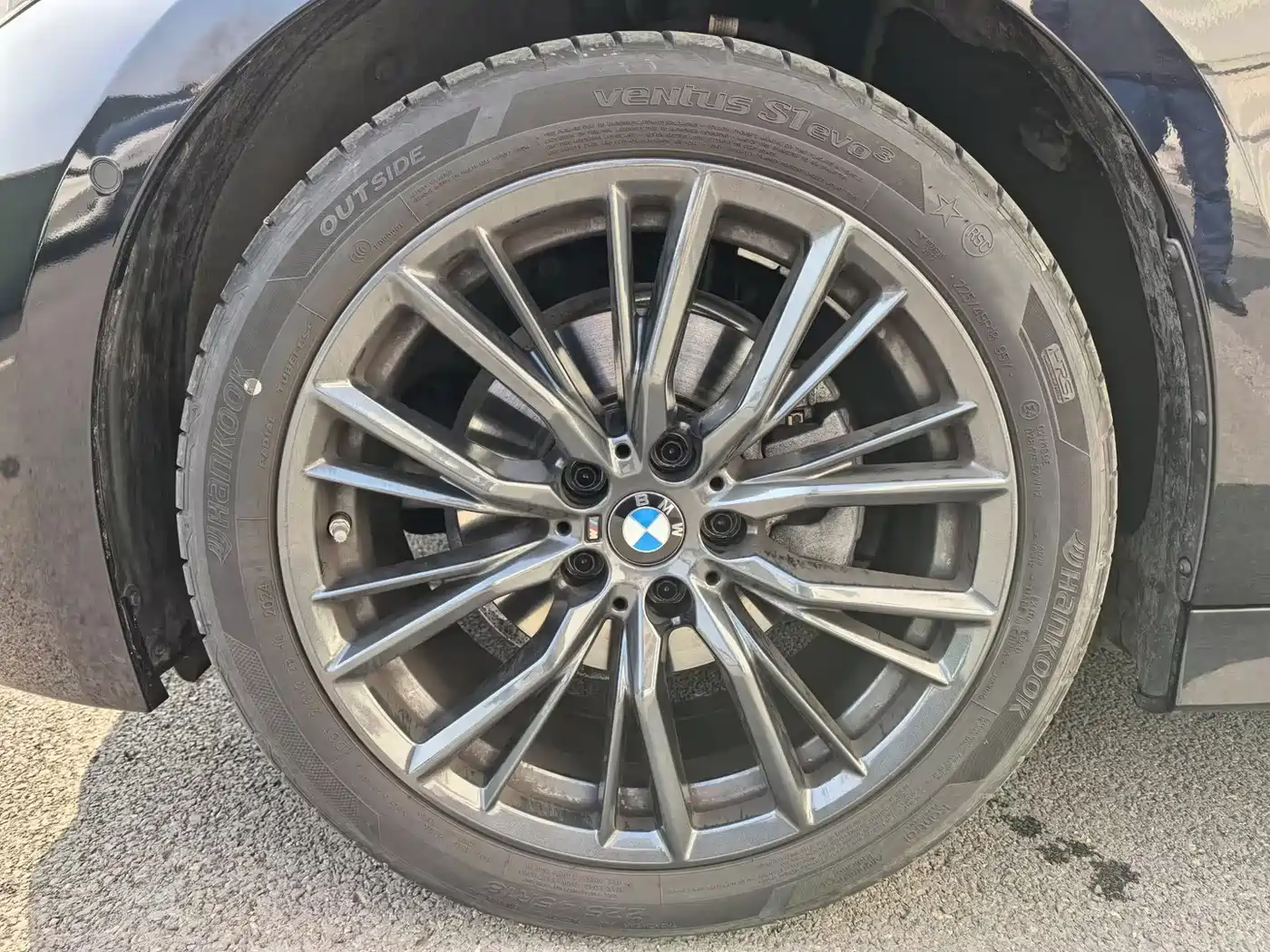 BMW 3 Series 2024 325Li M Sport Shadowline Package фото 3