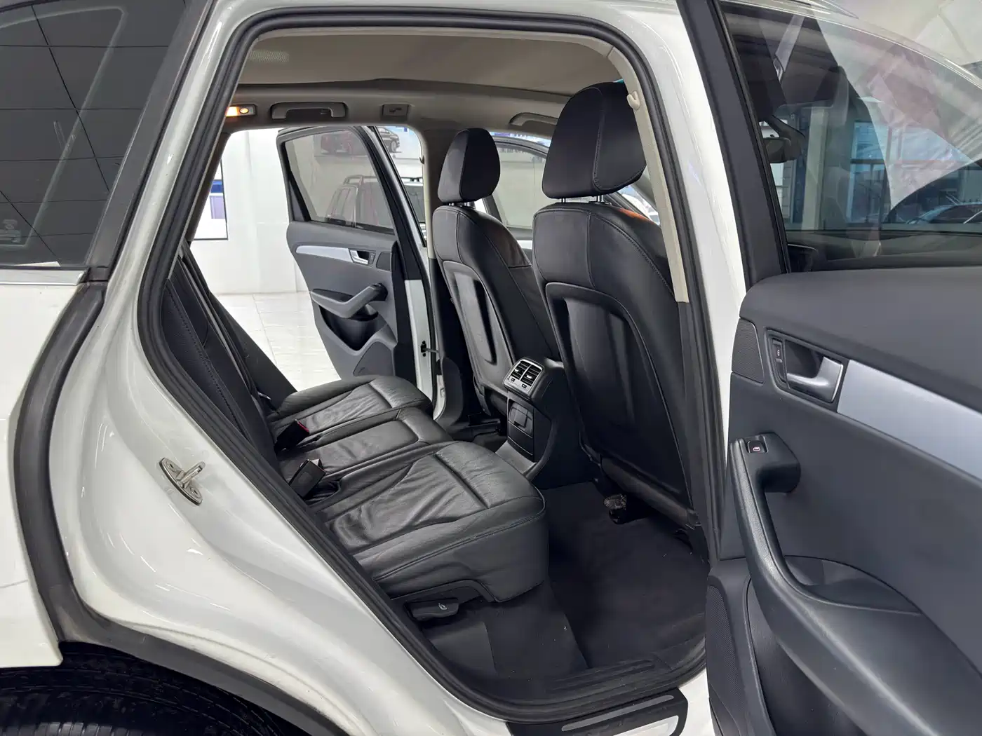 Audi Q5 2012 2.0TFSI Technology фото 12