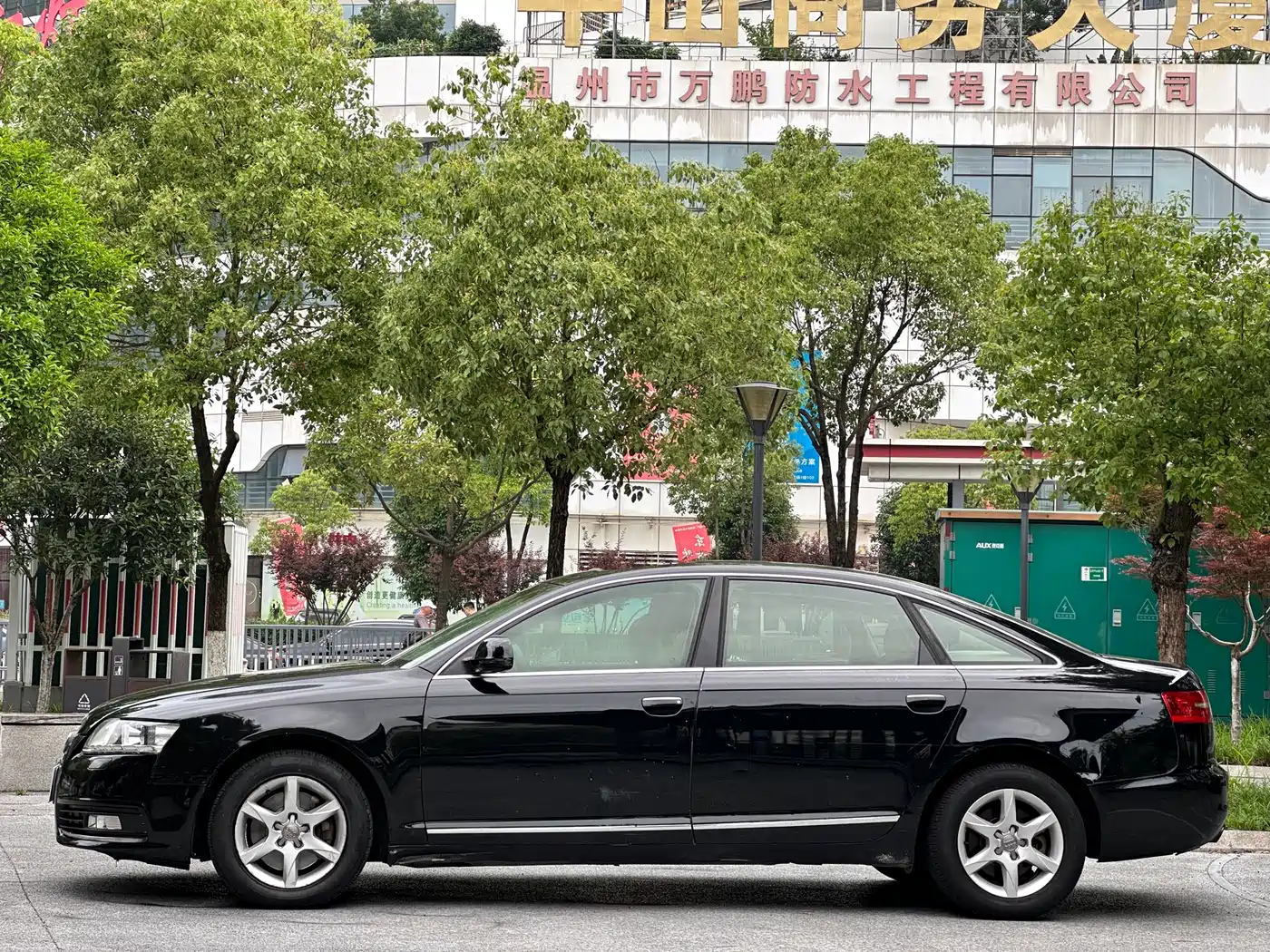 Audi A6L 2009 2.0 TFSI Automatic Standard фото 4
