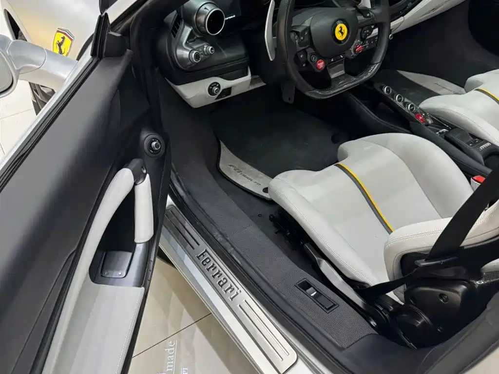 Ferrari F8 2020 Spider 3.9T V8 фото 8