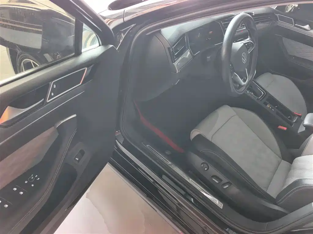 Volkswagen Magotan 2023 2 Million Units Anniversary Edition 330TSI DSG Leading Type фото 12