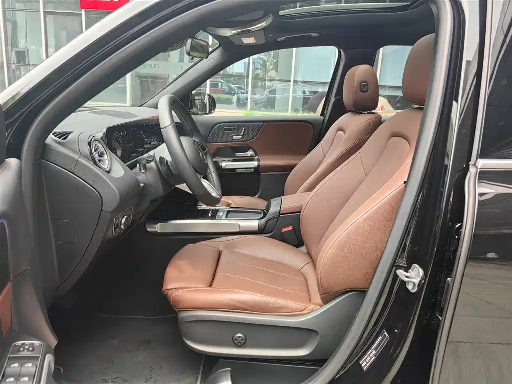 Mercedes-Benz GLB 2025 Model GLB 220 Fashion Style фото 13