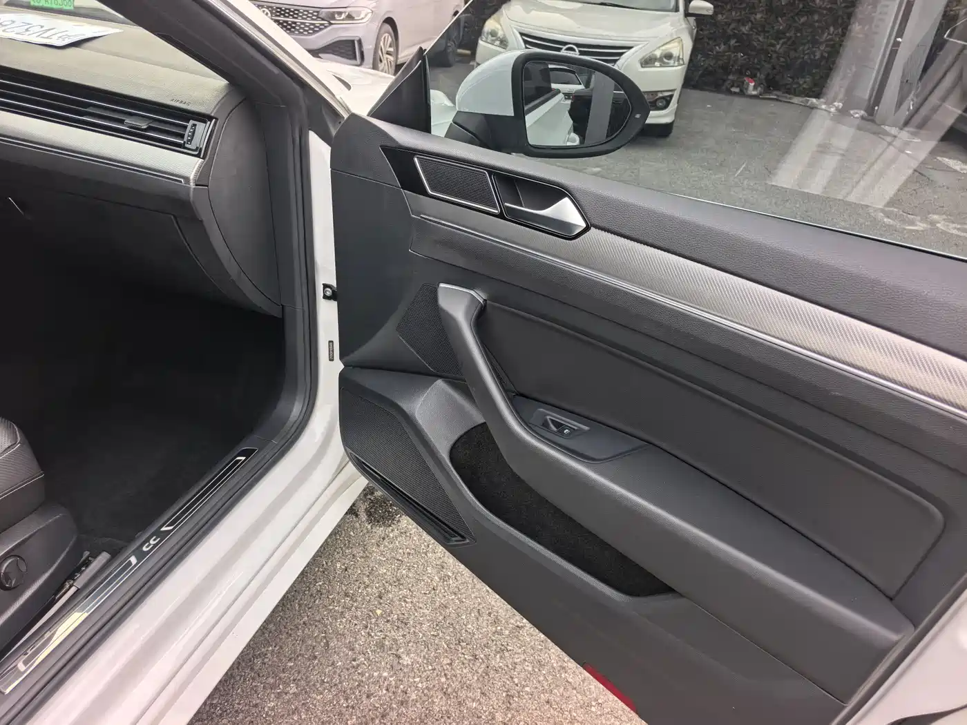 Volkswagen FAW-Volkswagen CC 2019 330TSI Charm Edition China VI фото 13