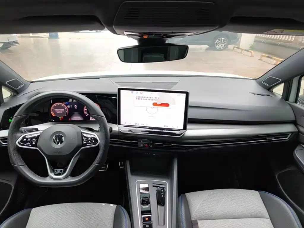 Volkswagen Golf 2024 2025 300TSI R-Line