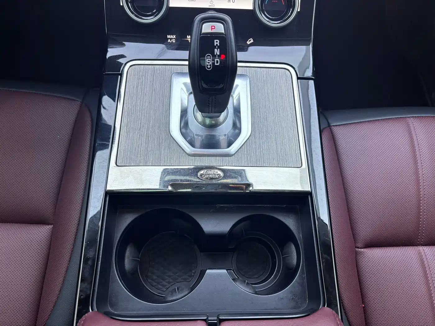 Land Rover Range Rover Evoque 2023 Range Rover Evoque L 249PS Luxury Edition фото 22