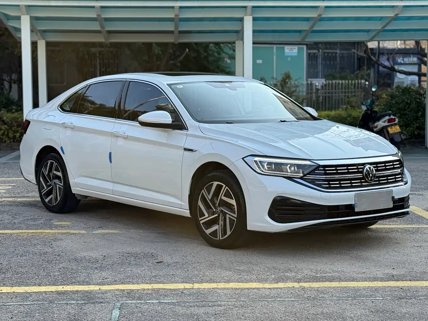 Volkswagen Sagitar 2023 Model Year 200TSI DSG Surpass Edition фото 3