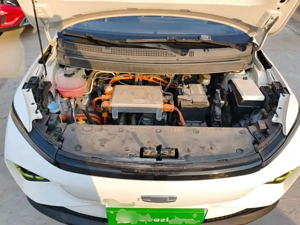 Фото 20 - Geely Geometry E Firefly