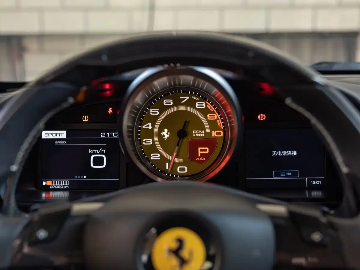 Ferrari GTC4Lusso 2017 2016 6.3L V12